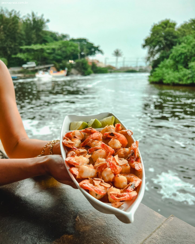 O Timoneiro: restaurante tradicional de frutos do mar na Barra da Lagoa