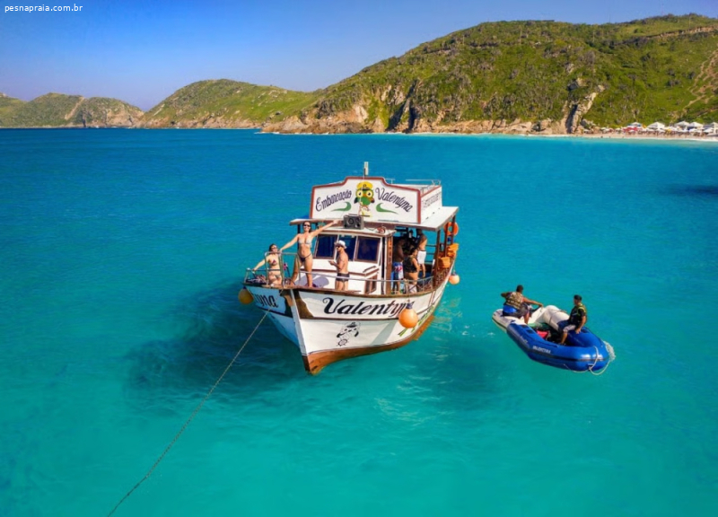 Passeio de Barco em Arraial do Cabo: Conheça as Belezas do Caribe Brasileiro com a Embarcação Valentyna
