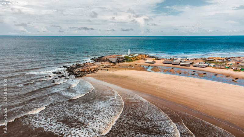 Praia de Água Doce: O Encontro Surpreendente Entre Lagoas, Dunas e o Mar no Litoral do Piauí